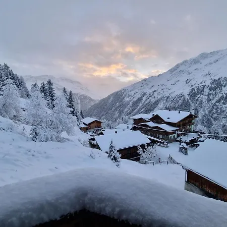 Almhuette Chrisanten Thaya Domek alpejski