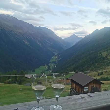 Almhuette Chrisanten Thaya *