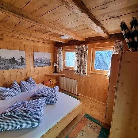 Almhuette Chrisanten Thaya 木屋 *